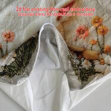 1個兔子與花卉印花抱枕套（2D印花，非真實刺繡），圖案包含可愛白色兔子、小雞與花卉。拉鍊式開合，仿毛絨靠墊套。臥室裝飾 | 可愛風格 | 復活節裝飾。可機洗，適合四季使用。不含枕芯。適用於臥室、客廳、汽車裝飾、沙發、床鋪及椅子裝飾。 - 彩色 - 查看 3
