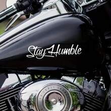 1 قطعة ملصق سيارة بنمط شعار "Stay Humble"، ملصق خارجي للسيارة، مناسب لتزيين جسم السيارة، الباب الجانبي، الصندوق الخلفي، زجاج السيارة، ملصق منزلي، ملصق جداري - A - مشاهدة 11