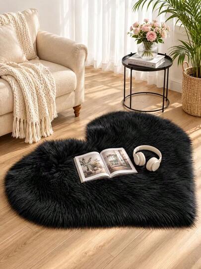 1pc Black Heart Shaped Faux Wool Rug, Irregular Shaped Plush Bedside Mat, Suitable For Bedroom And Living Room, Hand-Cut With 1-5cm Error, Soft And Skin-Friendly, Ideal For Daily Home Use, Christmas, Thanksgiving And Autumn/Winter, Living Room, Bedroom, Bathroom, Bedroom Rug, Decorative Rug, Small Rug, Rug, Home Decor, Living Room Rug