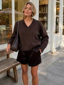 Sweater Rajut Lengan Panjang Leher V Warna Burgundy untuk Wanita, Cocok untuk Dipakai di Musim Gugur/Musim Dingin - Coklat - View 2