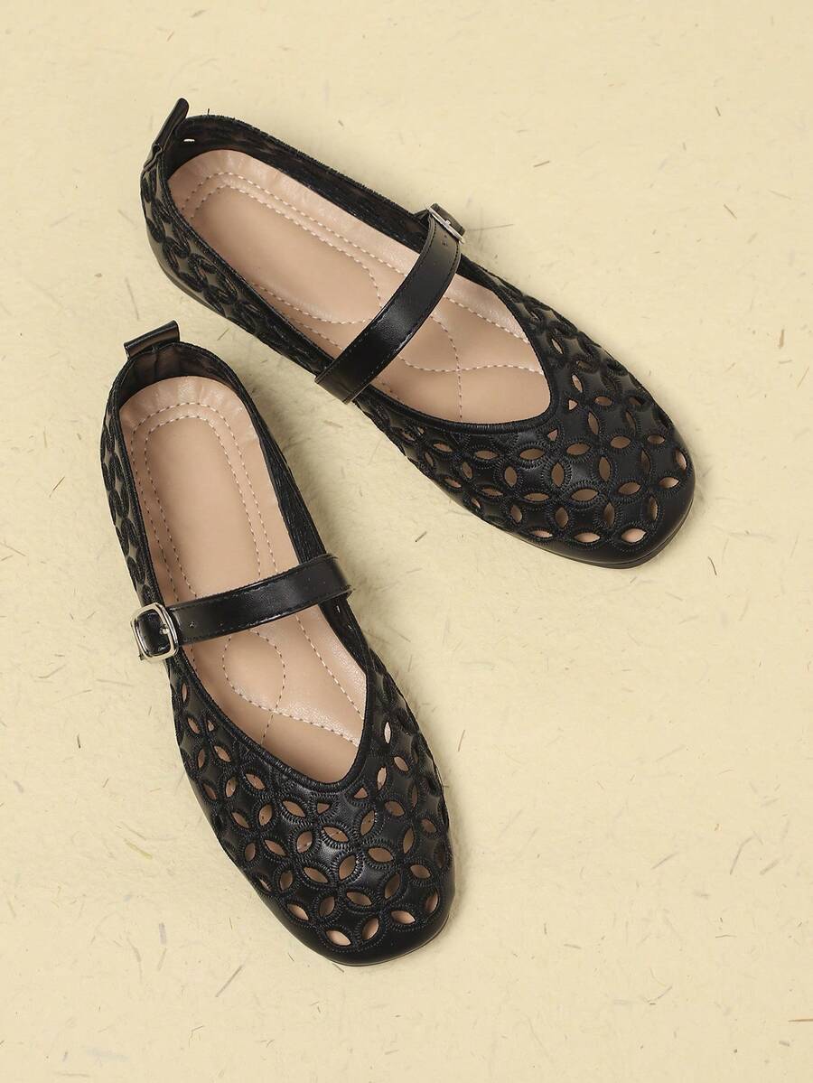 Women's Embroidered Buckle Mary Jane Shoes Shallow Vamp Slip-On Ballet Shoes - Black - View 1