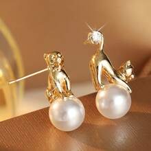 Women's Cat Shaped Fashion Earrings, Atmospheric Accessory Suitable For Daily Commute And Casual Occasions - Gold - View 7