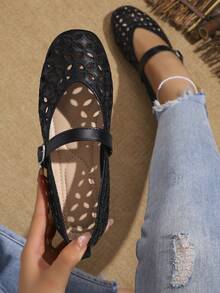 Women's Embroidered Buckle Mary Jane Shoes Shallow Vamp Slip-On Ballet Shoes - Black - View 13