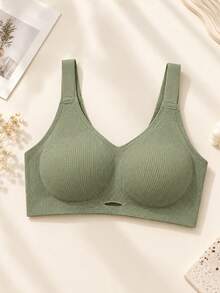 Plus Size Christmas Green Wireless Bra, Wide Adjustable Straps Support Bra, Back Closure Comfortable Style, Holiday Gift - Green - View 2