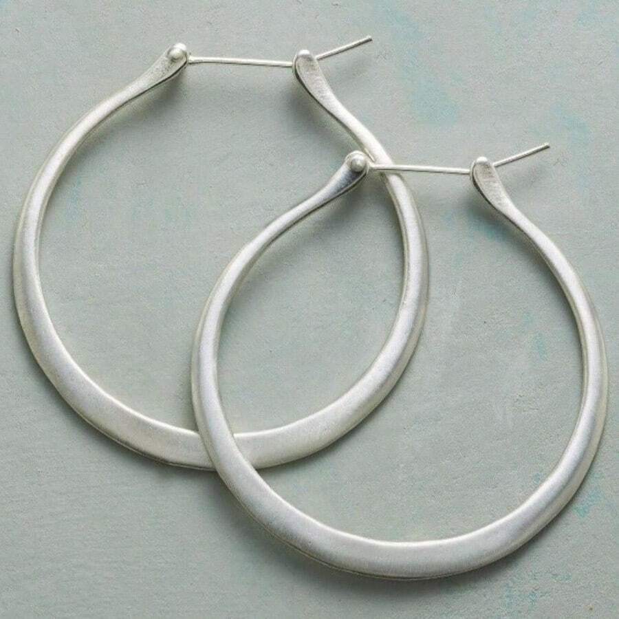 Minimalist Glossy Women's Workplace Commute Earrings, Versatile Classic Daily Ear Jewelry - Silver - View 1