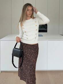 Women's Autumn Outfit: White Knit Round Neck Long Sleeve Top With Metal Buttons, Fashionable Minimalist Style, Suitable For Daily And Work Wear - White - View 9