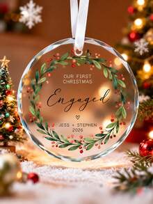 1 buah Ornamen Keramik Natal Pertama yang Dipersonalisasi, Nama dan Tahun yang Dapat Disesuaikan, Dekorasi Ornamen Pasangan, Kenang-kenangan Pertunangan, Hadiah Liburan untuk Tunangan, Dekorasi Gantung Pohon Natal, Pasangan yang Baru Bertunangan, Desain Hijau Pedesaan - MultiWarna - View 9