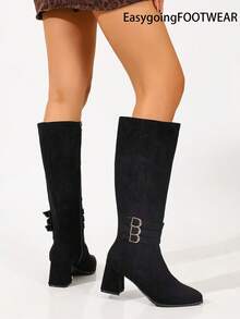 Botas altas de mujer con punta puntiaguda, tacón grueso, cremallera lateral, decoración de hebilla metálica y ante - Negro - Ver 4