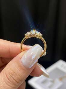 1件優雅心形5顆莫桑鑽戒指（主石0.1ct），適合女性在婚禮和正式場合佩戴 - 五鑽莫桑戒指 - 查看 6