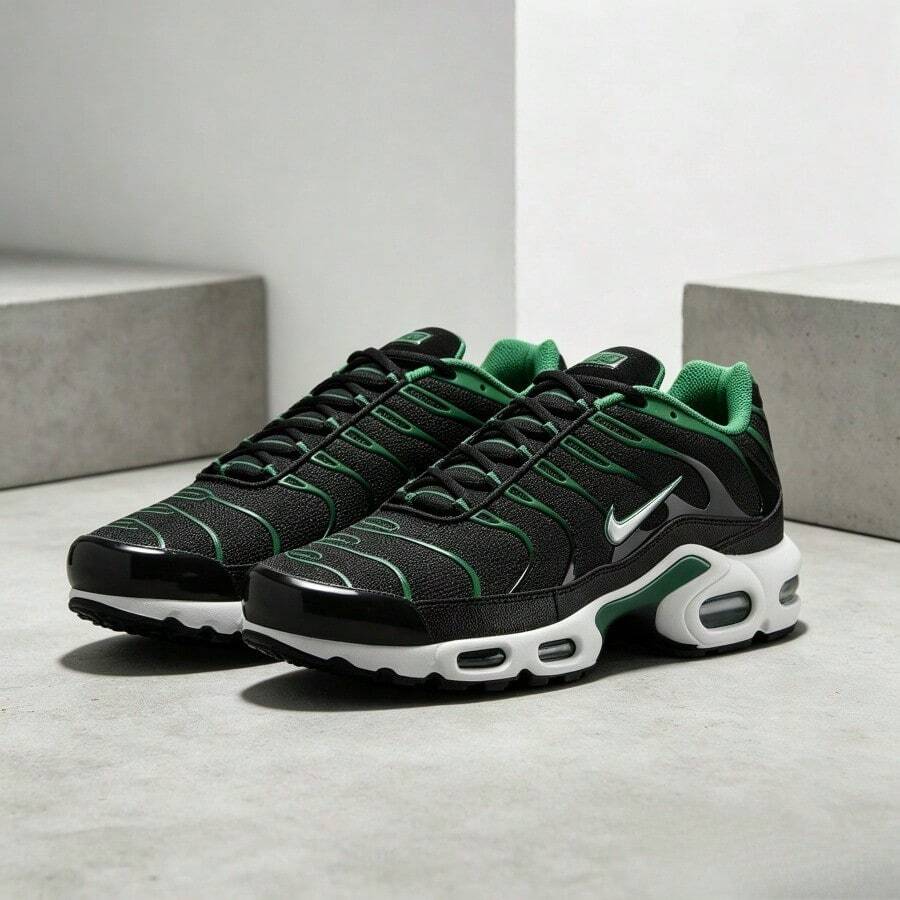Nike أحذية رياضية رجالية - أسود وأخضر - مشاهدة 1