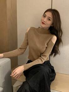 女款純色圓領修身針織露肩長袖修身套頭毛衣，百搭風格 - 中咖色 - 查看 3