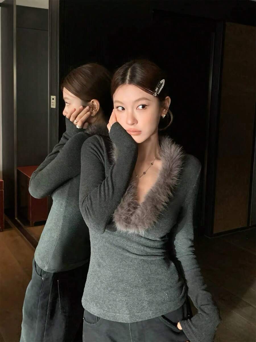 Atasan Dalaman Wanita dengan Kerah Bulu, Potongan Pas Badan, Pakaian Dalam Elegan untuk Awal Musim Gugur, Blus Musim Gugur/Musim Dingin - Dark Grey - View 1