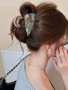 1pc Women's Iridescent Shell Texture Fashion Triangle Acetate Hair Claw Clip, Summer New Style Updo Hair Clip, Versatile Daily Commute Hair Accessory - Multicolor - View 2