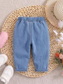Baby Girl Denim Jeans With Exquisite Embroidered Heart Design, Cute Autumn/Winter Outfit, Versatile, Comfortable And Skin-Friendly - Light Wash - View 2