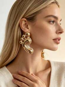 1 Pair European And American Fashion Personalized Exaggerated Exquisite Geometric Asymmetrical Foot-Shaped Stud Earrings, Suitable For Women's Daily Wear, Party, Banquet, Gift - Yellow Gold - View 2