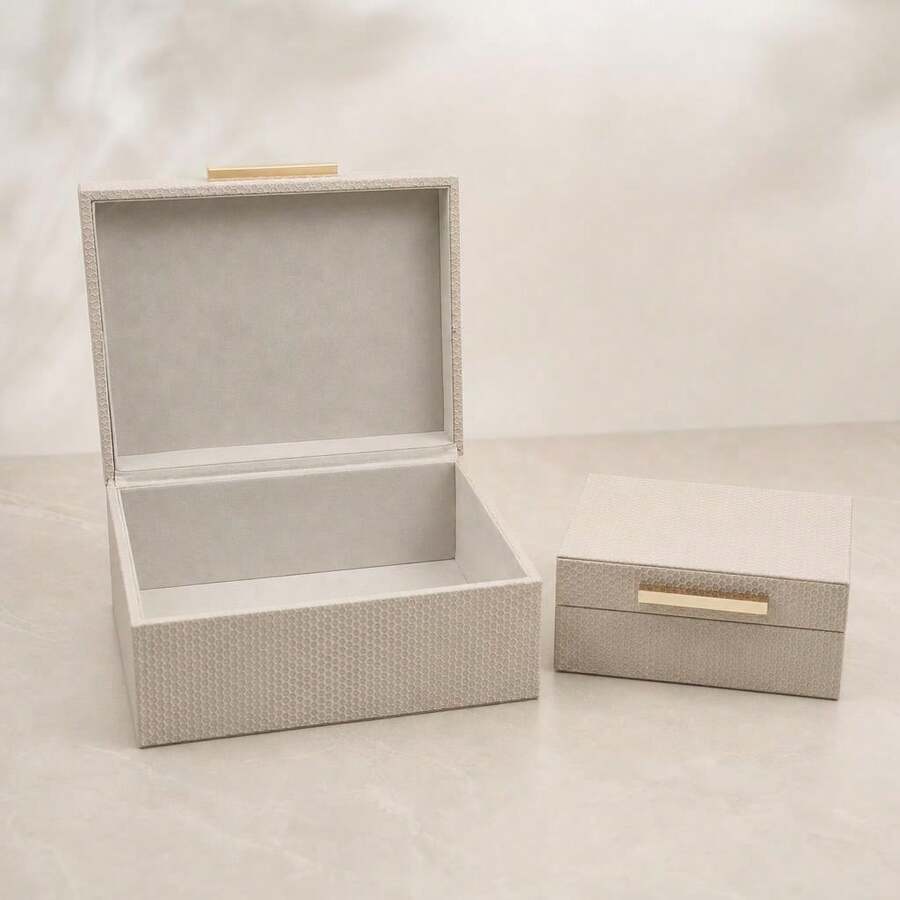 1 Set Honeycomb Pattern PU Jewelry Box With Lid, Large Capacity Jewelry Box, Modern Home Jewelry Storage Box, Room Decor Box, Elegant Faux Leather Storage Box, Modern Jewelry Storage Box With Gold Clasp, Suitable For Vanity And Home Decor - White - View 1