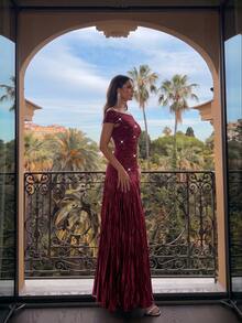 New Sexy Burgundy Off-Shoulder Heavy Rhinestone Evening Gown With Pleated Full Skirt, Bandage Long Dress, Elegant Women's Formal Evening Party Dress - Red - View 2
