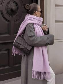 1件女款極簡純色常規款仿羊絨披肩圍巾，羊毛披肩流蘇圍巾，適合季節過渡，學院風，日常穿搭，防風保暖，聖誕派對，新年聖誕禮物 - 淡紫色 - 查看 2