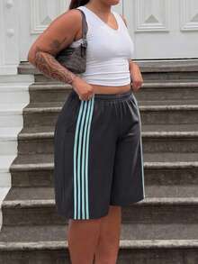 Plus Size Women's Solid Color Casual Daily Shorts - Grey - View 4