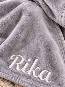 1PC Custom Embroidered Wearable Throw Blanket, Personalized Custom Name Blanket With Built-In Sleeve Design For Full Body Coverage, Decorative Blanket For Sofa And Bed, Ideal Holiday Gift For Family Members - Multicolor - View 6