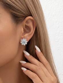 1pc Moissanite Earrings Delicate 0.5CT Pave Flower Stud Earrings Perfect For Women's Daily Wear And Parties - Fully Diamond Moissanite Earrings - View 8