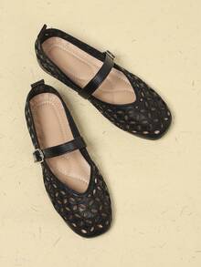 Women's Embroidered Buckle Mary Jane Shoes Shallow Vamp Slip-On Ballet Shoes - Black - View 10