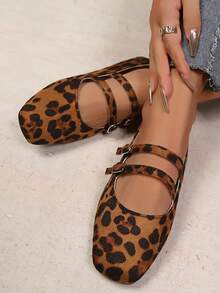 Sepatu Flat Wanita Nyaman dengan Tali Gesper Ganda, Motif Leopard, Ujung Persegi, Model Rendah - Coklat - View 6