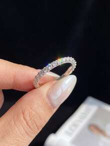 1件 1.8mm 0.015ct 莫桑鑽戒指，極簡優雅可疊戴，奢華訂婚婚禮週年新娘禮物 - 銀色 - 查看 3