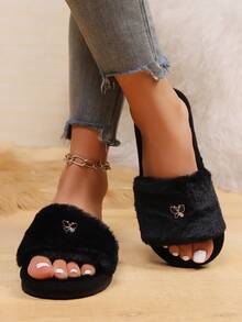 Premium Fashion Heart Decor Plush Slippers For Women Soft Comfortable Lightweight Sole Suitable For Living Room And Bedroom Home Use All Seasons - Black - View 3