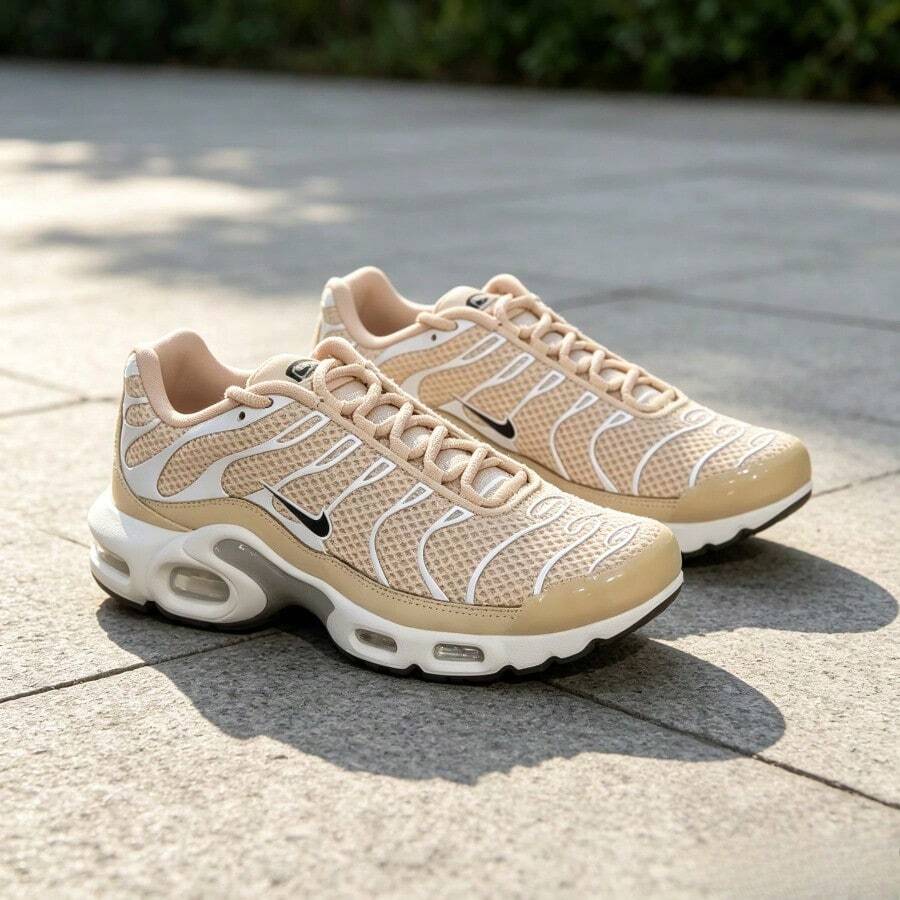 Nike أحذية رياضية رجالية - بيج - مشاهدة 1