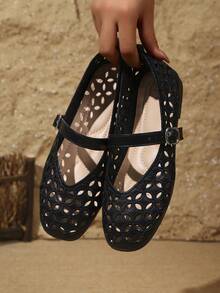 Women's Embroidered Buckle Mary Jane Shoes Shallow Vamp Slip-On Ballet Shoes - Black - View 11
