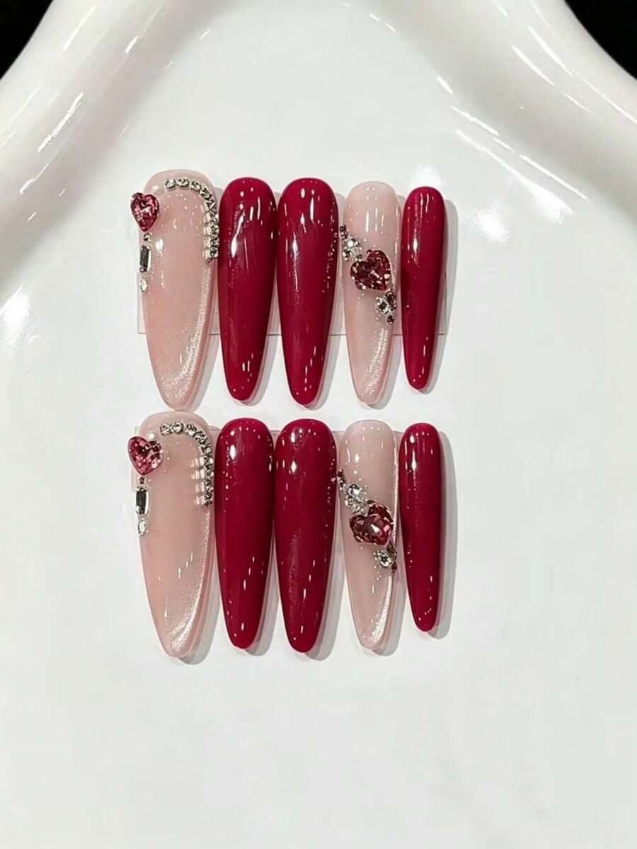 10片長款尖頭手工穿戴甲，秋冬甜美誘惑莓果紅穿戴美甲，顯膚色，鑲高級愛心水鑽，適合女孩與女性節慶派對及日常佩戴