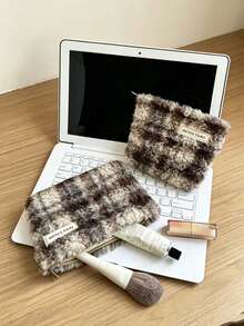1pc Retro Casual, Fleece, Rectangular Pouch, Striped Plaid Print, Label & Zipper Detail, Holds Cosmetics & Small Items, Makeup Bag, Storage Pouch, For Daily Use, Trips, Autumn Winter & Holiday Occasions,Makeup Bag - Multicolor - View 7
