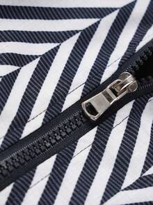 1 buah Jaket Pria Motif Tulang Ikan Hitam Putih, Kerah Tegak dengan Hiasan Kancing, Penutup Resleting Penuh, Ujung dan Manset Bergaris, Potongan Longgar, Kain Tenun Halus, Ringan dan Mudah Disimpan, Gaya Sporty, Cocok untuk Hiking, Olahraga, Panjat Tebing, Perjalanan, Dapat Dicuci dengan Mesin dan Dapat Dicuci Kering - Hitam dan Putih - View 7