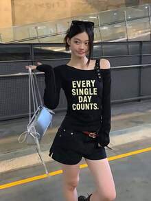 Black Asymmetrical Shoulder Letter Print Long Sleeve T-Shirt Niche Buckle Design Slim Fit Flattering Base Layer Asymmetrical Shoulder Women's Top - Black - View 5