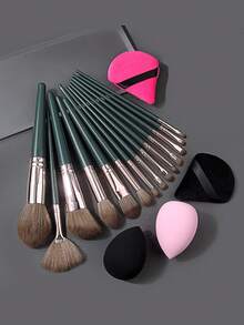 18Pcs Makeup Brush Set,Soft Hair For Face & Eye Makeup, Complete Makeup Kit For Blush, Powder, Eyeshadow & Contour - Dark Green - View 3