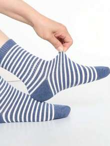 5 Pairs Women's Classic Retro Striped Design Mid-Calf Socks, Cute Casual Socks - Multicolor - View 5