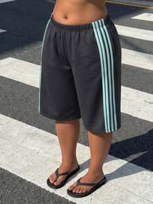 Plus Size Women's Solid Color Casual Daily Shorts - Grey - View 3