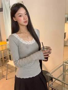 新款女款條紋長袖底層上衣，灰色條紋蕾絲飾邊T恤，修身設計 - 黑與白 - 查看 5
