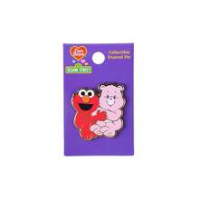 Monogram دبوس مينا رسمي من تعاون X Care Bears، إلمو والدب الوردي، دبوس ديكور للحقيبة والجاكيت، هدية هالوين وعيد الميلاد للمراهقين والبالغين 1 قطعة - وردي - مشاهدة 3