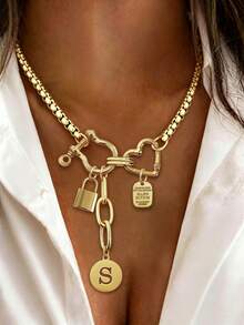 1pc Gold Horseshoe Double Buckle Luxury A-Z Letter Necklace, Unique Lock Buckle Letter Tag Rhinestone Pendant Chain, Women's Daily Commute Decoration - Yellow Gold - View 4