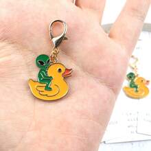 1pc/3pcs Funny Alien Riding Rubber Duck Keychain With Pocket Hug Heartwarming Blessing Card, Creative Personalized Accessory For Keys, Backpack, Handbag, Suitable For Best Friends, Friends, Novelty Lovers, Daily Companion Encouragement, Full Of Quirky Atmosphere Thoughtful Personalized Small Gift - Green - View 6