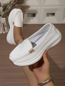 White Pebble Pattern Thick Sole Loafers Moccasins, Women's Slip-On Flat Shoes, Metal Buckle Decor, Round Toe Chunky Sole, Lightweight Casual Spring Flats - White - View 2