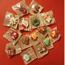 10pcs/15pcs Mini Version, Approx. 2cm (0.787 Inch) Length. Mini Santa Claus Fridge Magnets, Individually Packaged With Exquisite 3D Design. Suitable For Various Daily Items Such As Phone Case Decoration, Fridge Magnets, Hair Clips, Accessories, Etc. Versatile Use, Perfect As Christmas And Halloween Gifts. - C - View 5