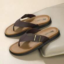 Chanclas casuales para hombre de uso doméstico, correa con hebilla regulable, suela resistente, calzado cómodo para verano - Marrón - Ver 7