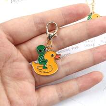 1pc/3pcs Funny Alien Riding Rubber Duck Keychain With Pocket Hug Heartwarming Blessing Card, Creative Personalized Accessory For Keys, Backpack, Handbag, Suitable For Best Friends, Friends, Novelty Lovers, Daily Companion Encouragement, Full Of Quirky Atmosphere Thoughtful Personalized Small Gift - Green - View 5