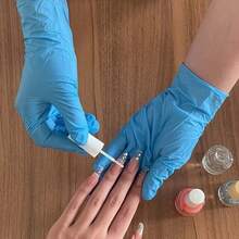 50/100入 藍色一次性丁腈手套 無乳膠 防水防護手套 多用途適用於紋身、美髮沙龍、寵物美容、廚房工作、手工藝與居家清潔日常使用（袋裝）4/50/100入 - 藍色 - 查看 7