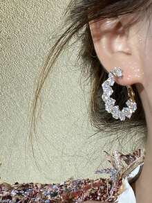 1 Pair Luxury Shiny Cubic Zirconia Hoop Earrings Suitable For Women's Party And Holiday Wear - Yellow Gold - View 4