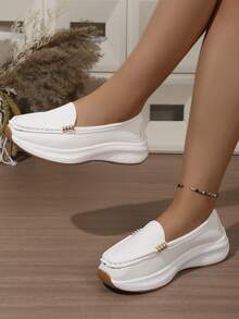 White Pebble Pattern Thick Sole Loafers Moccasins, Women's Slip-On Flat Shoes, Metal Buckle Decor, Round Toe Chunky Sole, Lightweight Casual Spring Flats - White - View 1