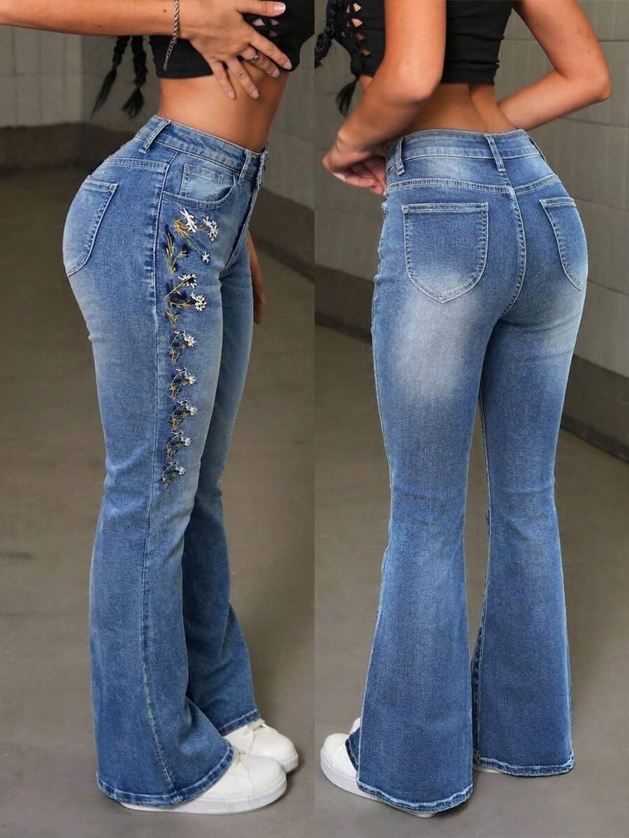 女款修身顯身材刺繡口袋喇叭牛仔褲 - 淺色水洗藍 - 查看 1